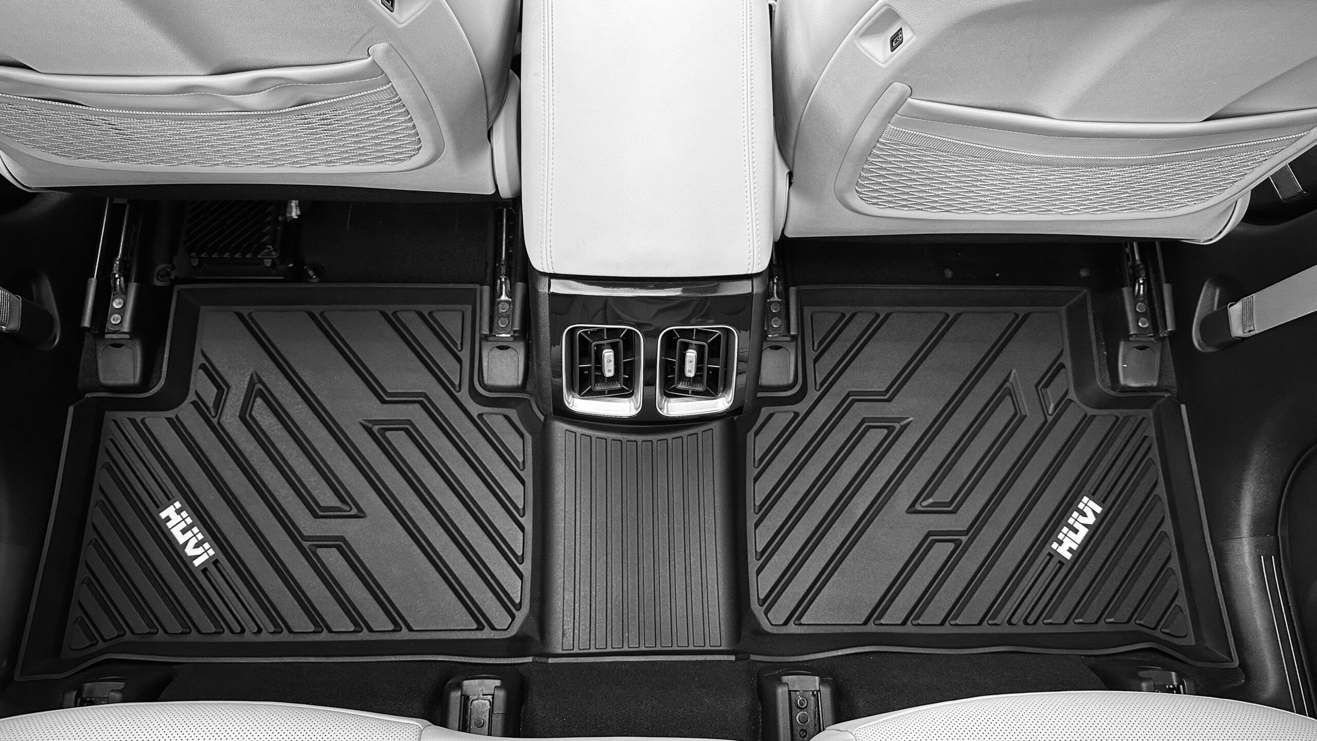 Thảm lót sàn ô tô 3D có kích thước sàn xe phù hợp. 