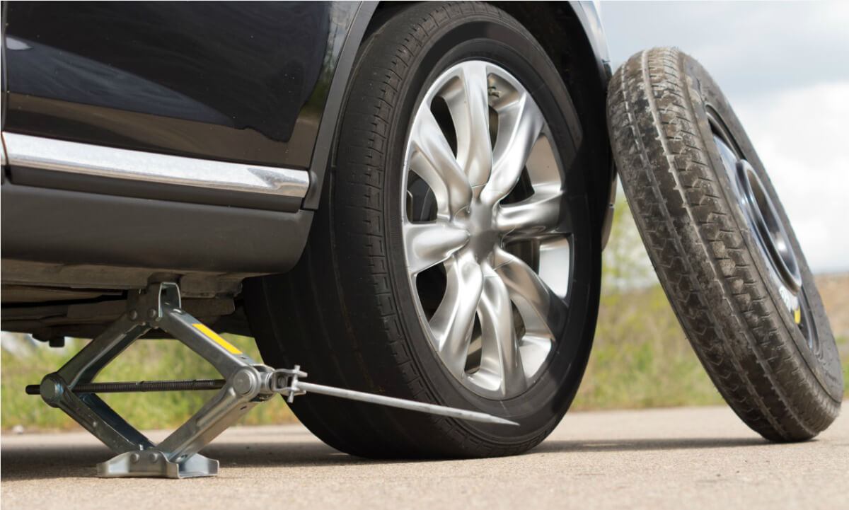 Siết chặt và cân bằng các lốp để khắc phục tay lái ô tô rung.
